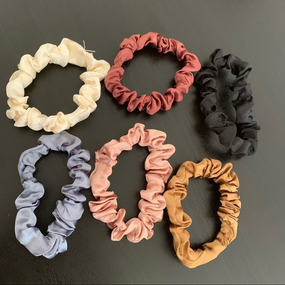 Homemade satin hair ties brand new 6 for $16 - Picture 1 of 2